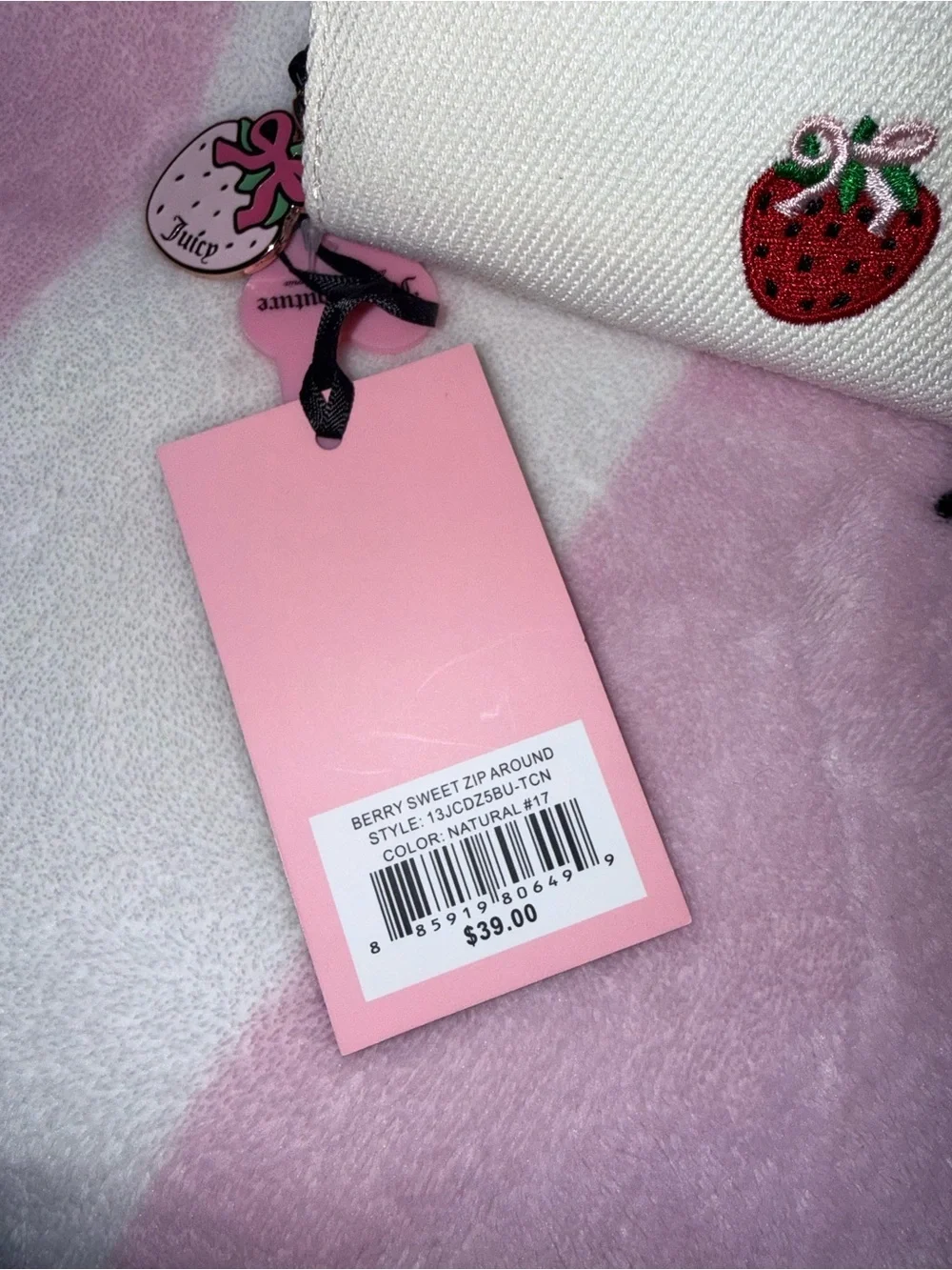 NWT Juicy Couture Berry Sweet  Cream and Pink Strawberry Zip Card Holder
